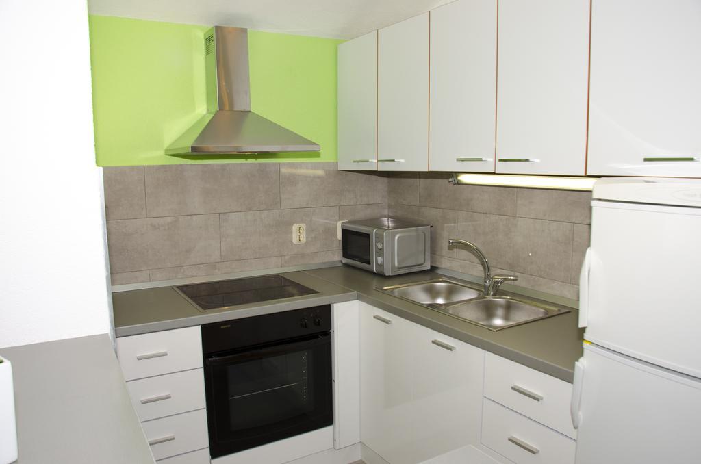 Apartments Vodanovic Подгора Екстер'єр фото